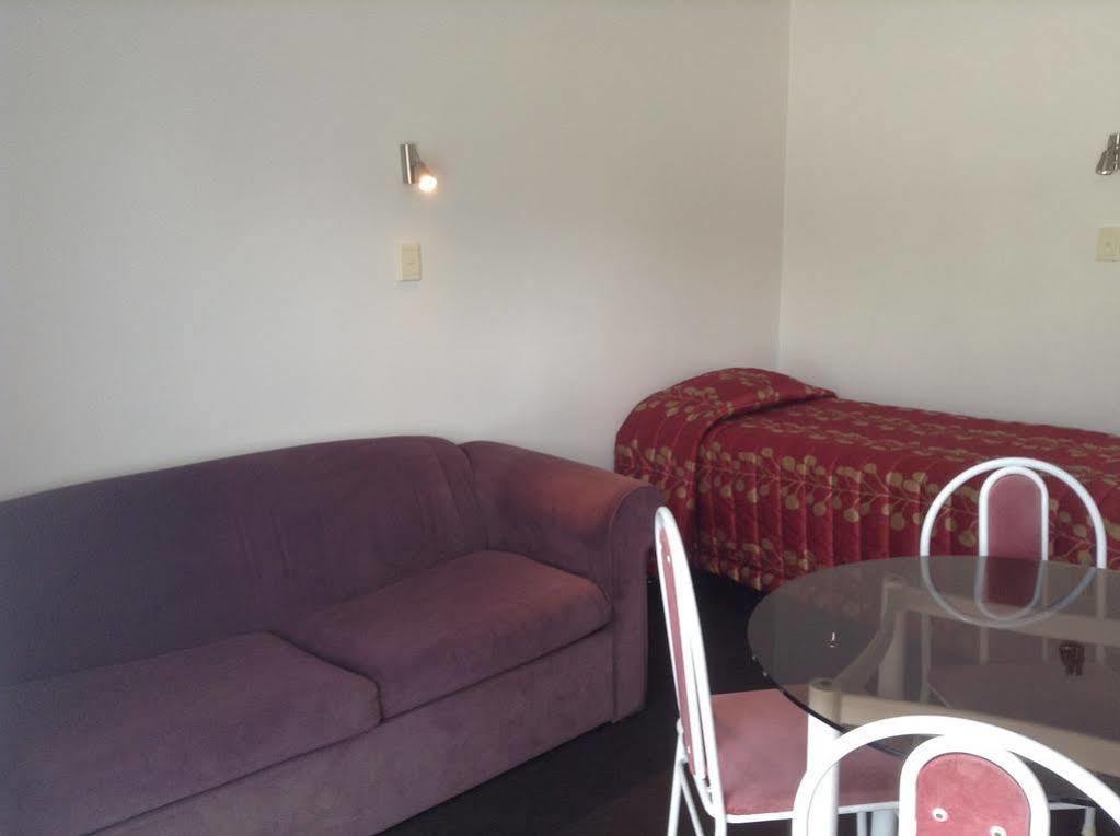 Rose Court Motel