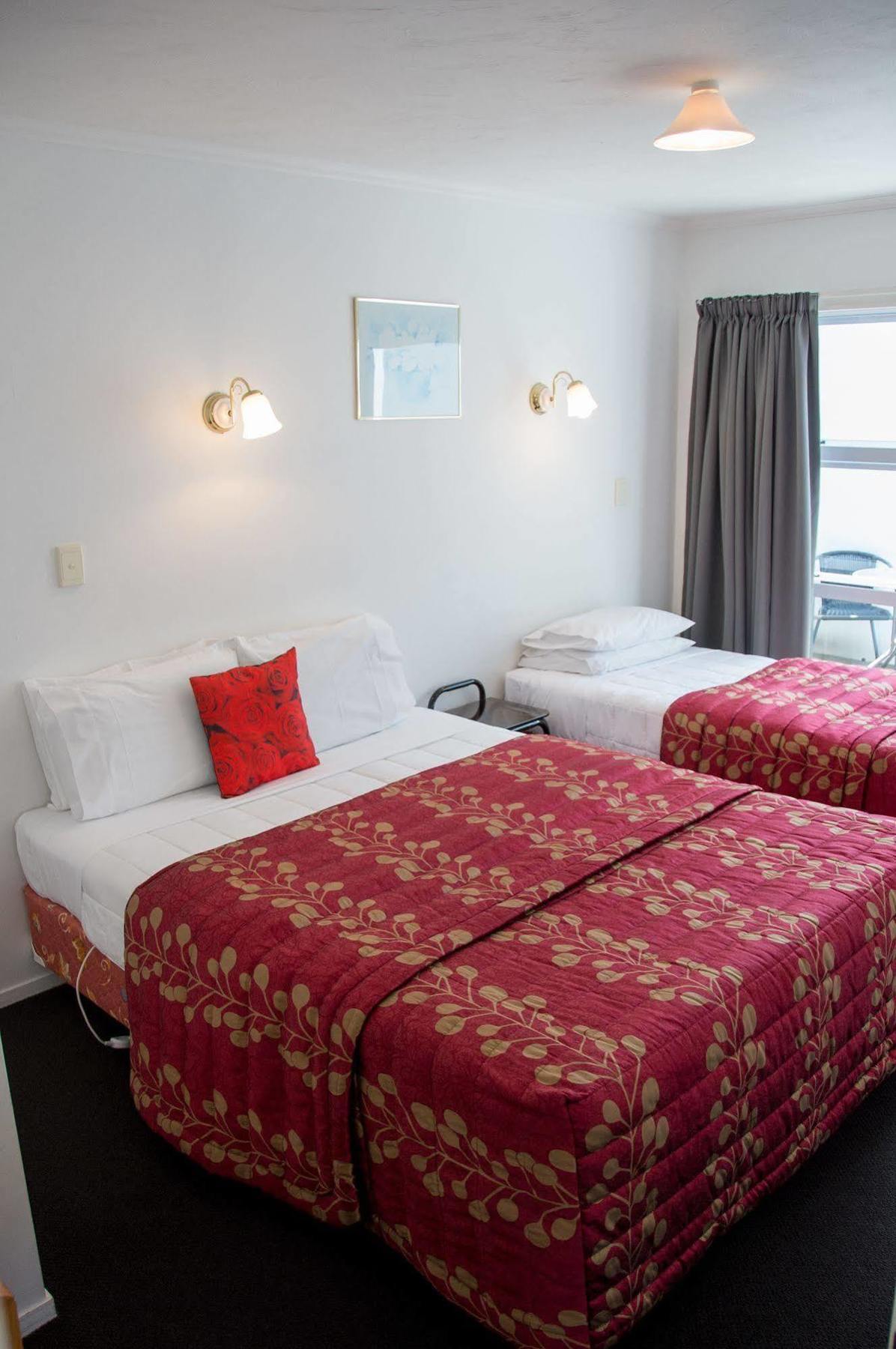 Motel Rose Court 4*