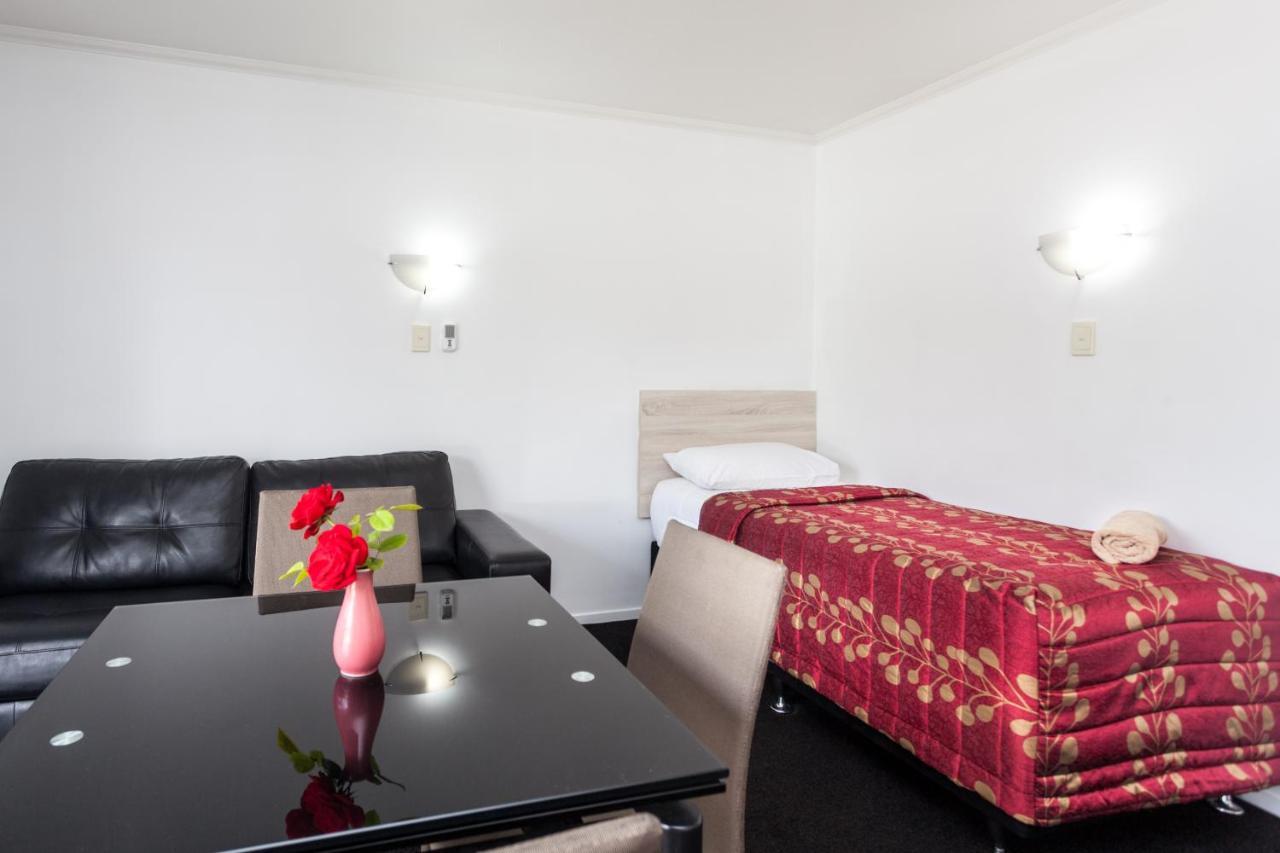 Rose Court Motel 4*